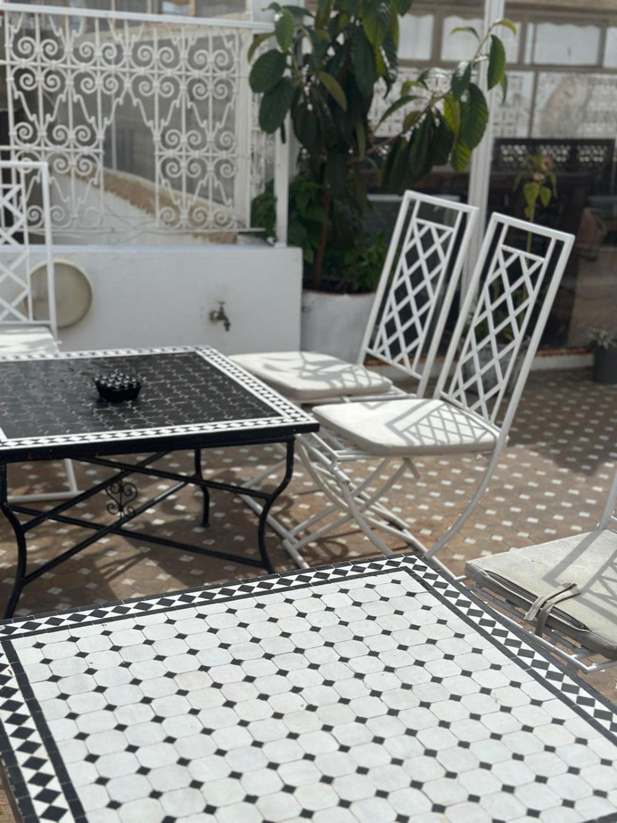 The Riad Hostel Tangeri Esterno foto
